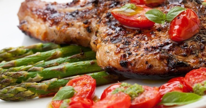 Grilled Pork Chops with Asparagus and Pesto
